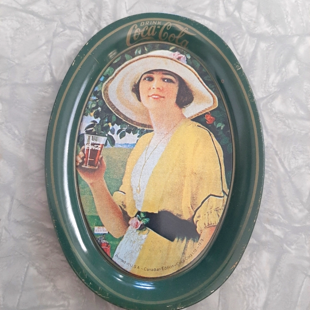 Vintage metal Coca-Cola tip tray Canadian Edition 1978